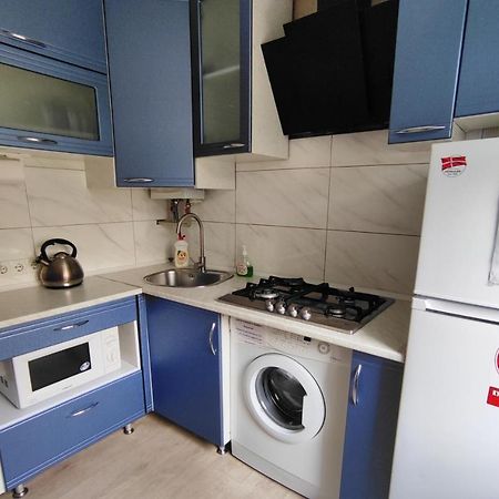 Двухкомнатные Апартаменты Центр Mystetsʹka 3 Kr Apartments Кривой Рог Екстериор снимка