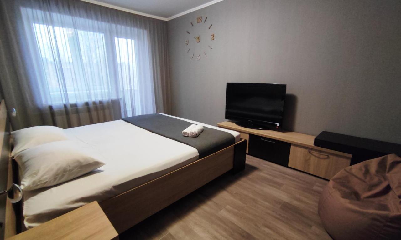 Двухкомнатные Апартаменты Центр Mystetsʹka 3 Kr Apartments Кривой Рог Екстериор снимка